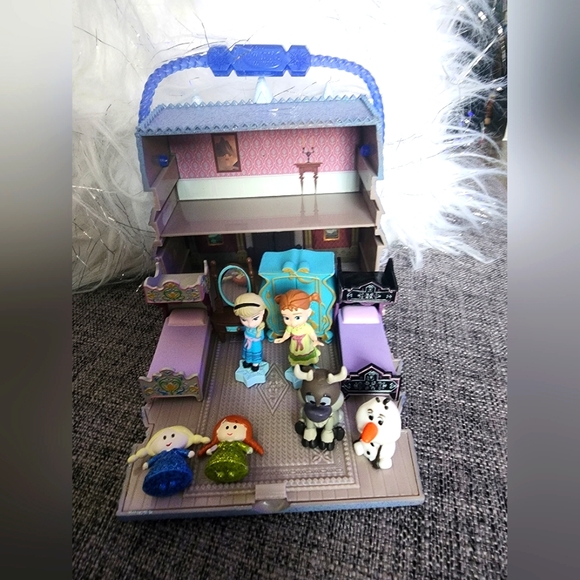 Disney Toys Disney Animators Collection Littles Arundele Castle